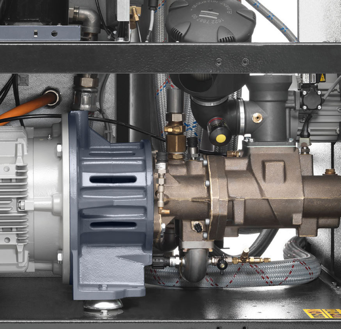 O atlas Copco lubrifica o compressor de ar livre do parafuso com tensão superior 0 do pistão 230V 400V de LZ